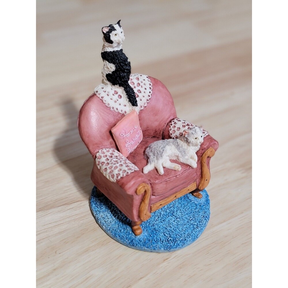 Lowell Davis "Homebodies" Figurine Cats On Pink Chair Border Fine Arts